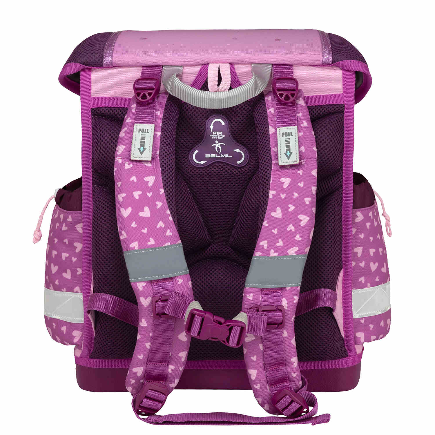 The Ergonomic School Bag Set for Girls – Belmil Classy Little Puppies (5 pcs) demonstrates the safe, easy-to-use metal buckle for kids.