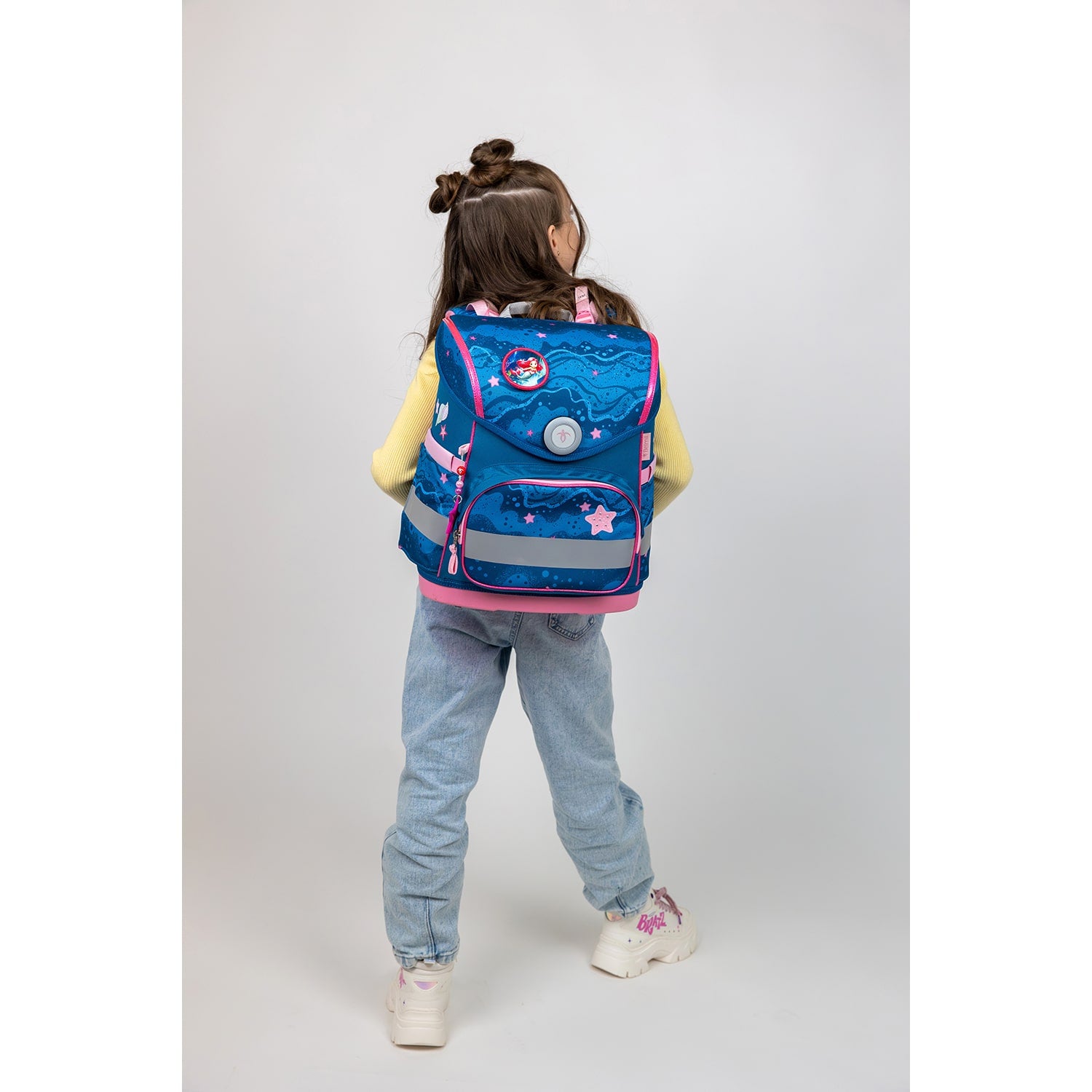Belmil Compact Mermaid School Bag Set – 5-Piece Ergonomic Backpack with AGR Certificate, Fidlock Buckle & 4 Decorative Patches featuring its adjustable straps and ergonomic design.