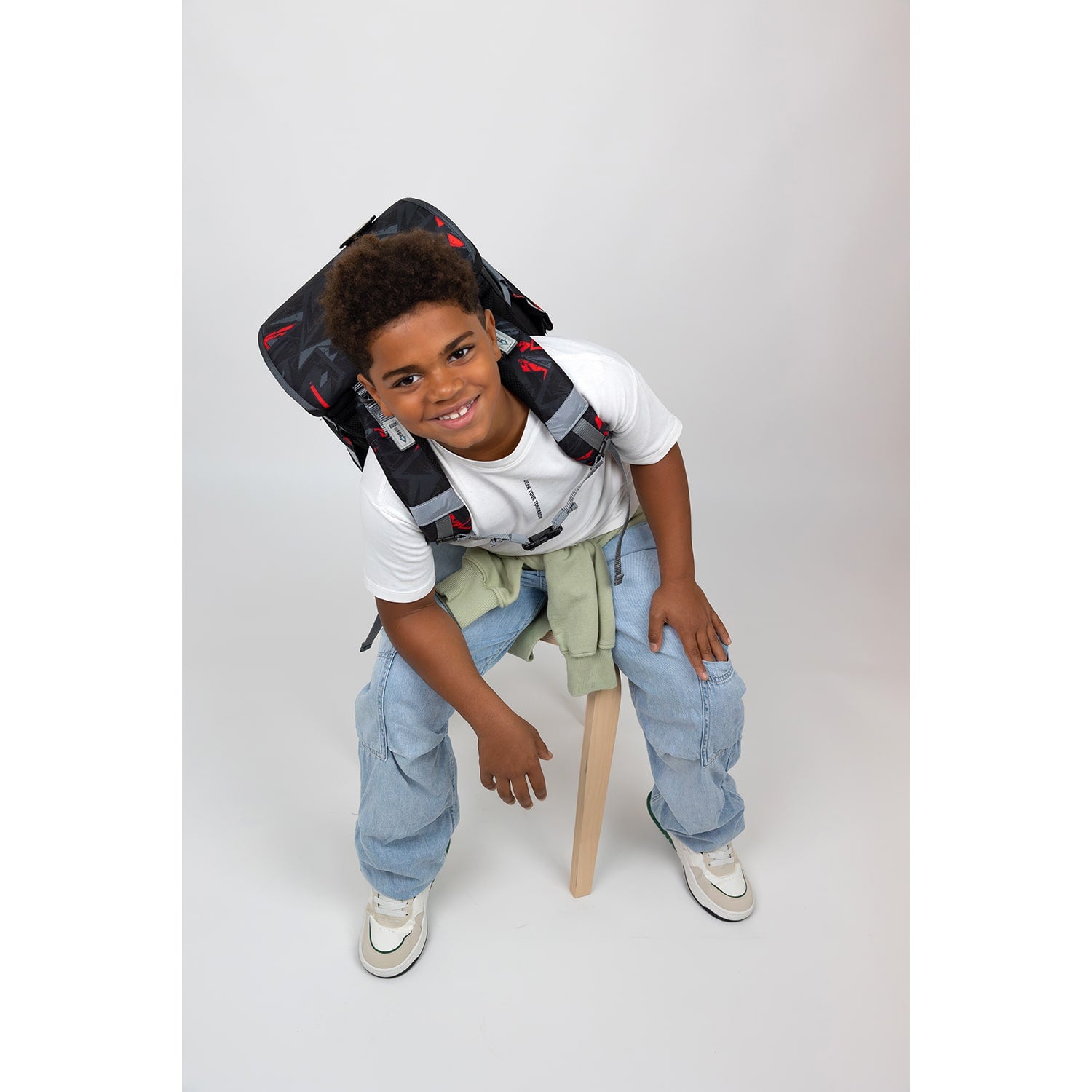 Belmil Compact Ninja School Bag Set – 5-Piece Ergonomic Backpack with AGR Certificate, Fidlock Buckle & 4 Decorative Patches displaying the breathable padded back for comfort.