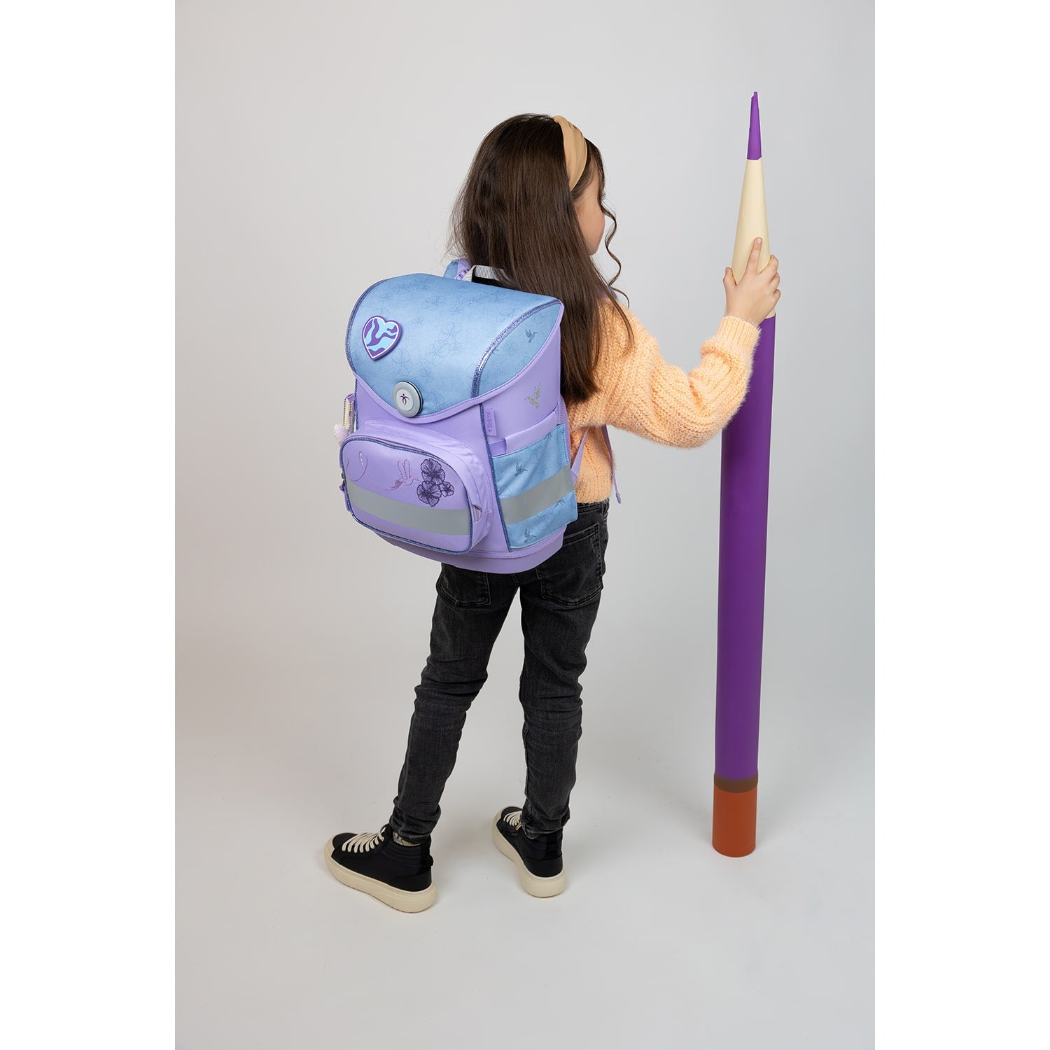Detail shot of the Ergonomic School Bag Set for Girls – Belmil Compact Tropical Hummingbird with adjustable straps and breathable back padding.