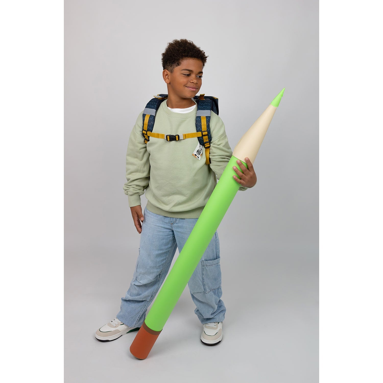Features of the Belmil Compact Wolves School Bag Set – 5-Piece Ergonomic Backpack with AGR Certificate, Fidlock Buckle & 4 Decorative Patches including reflective elements.