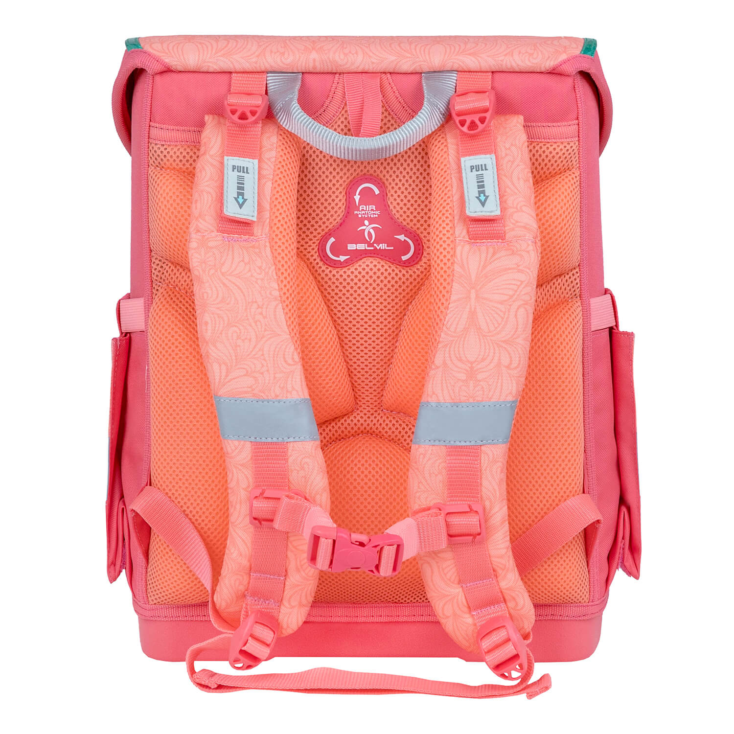 Fidlock magnetic buckle of the Belmil Compact Ergonomic School Bag Set 'Cute Doe' making it easy for small hands to use.