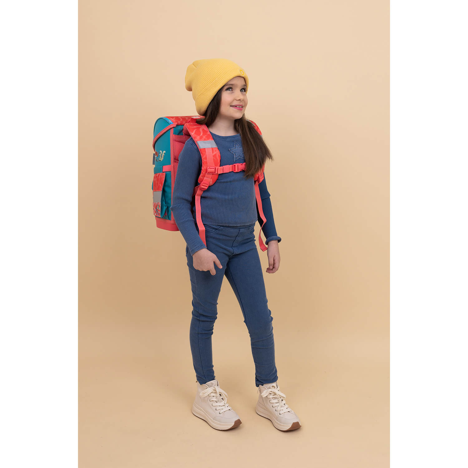 Adjustable shoulder straps of the Belmil Compact Ergonomic School Bag Set “Sea Queen” Design + Unicorn Raincoat – 5-Piece Set for Girls.