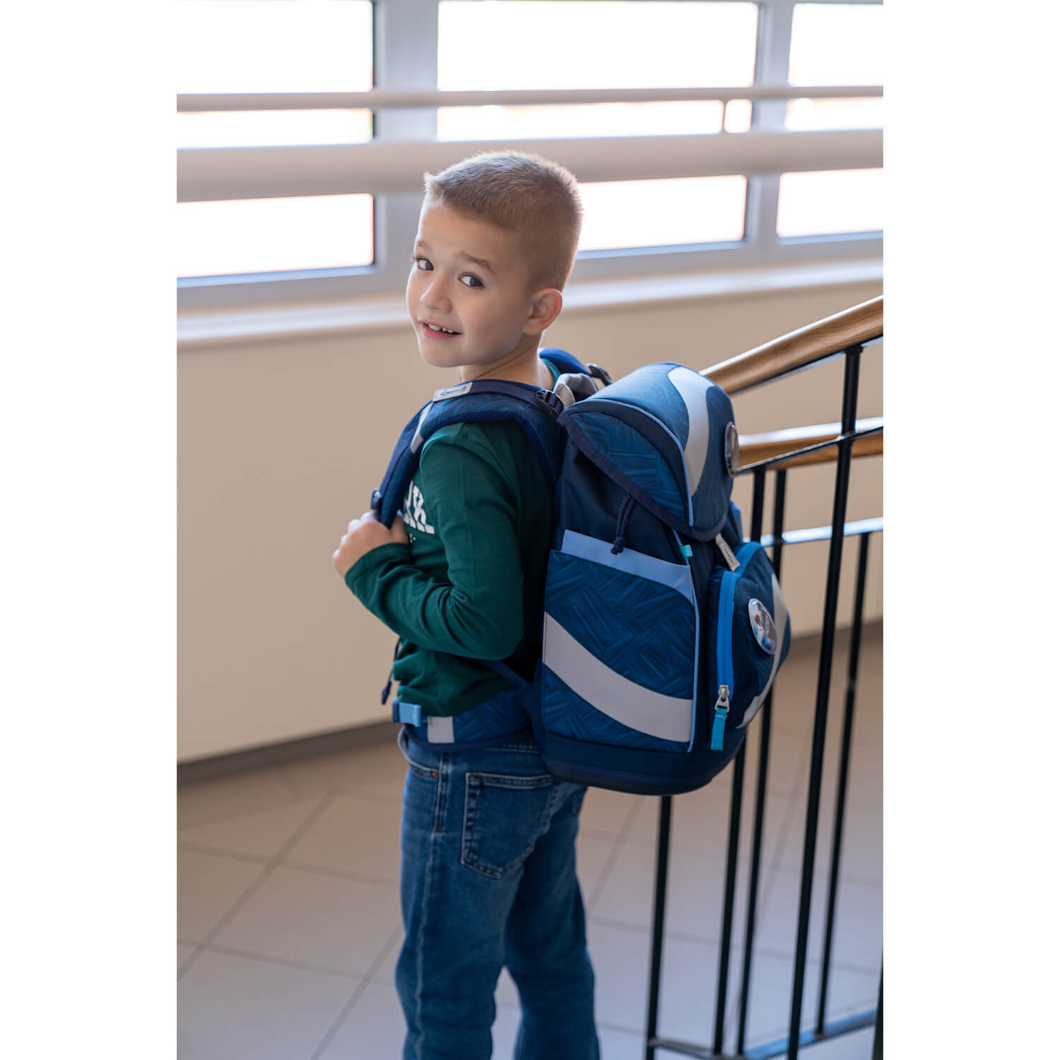 Close-up of the adjustable shoulder straps of the Belmil Smarty Blue Motion Ergonomic School Bag Set – 5-Piece Set with 9 Interchangeable Patches and Hip Belt, demonstrating comfort and support.