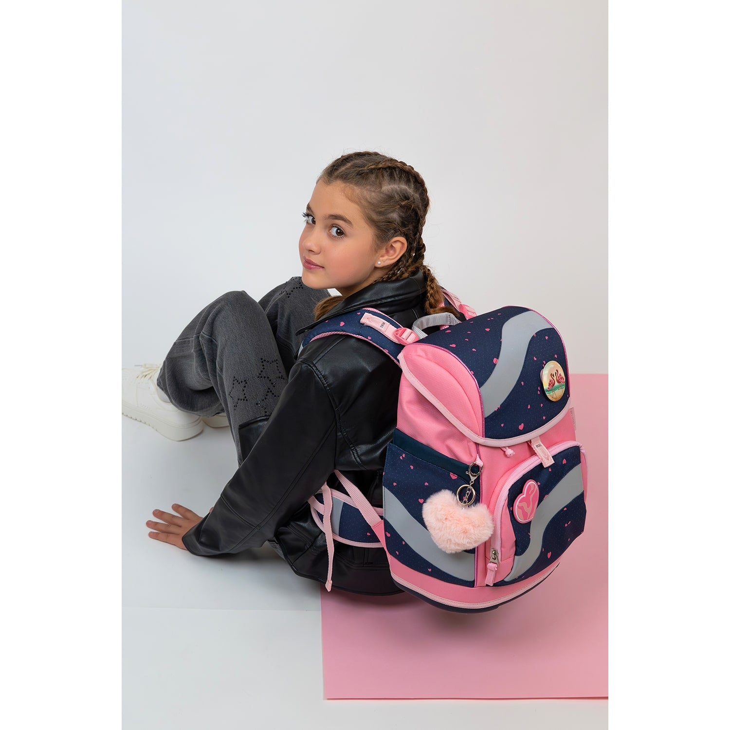 A close-up of the Belmil Smarty In Love With Hearts Ergonomic School Bag Set – 5-Piece Set with 9 Interchangeable Patches and Hip Belt highlighting its ergonomic features.