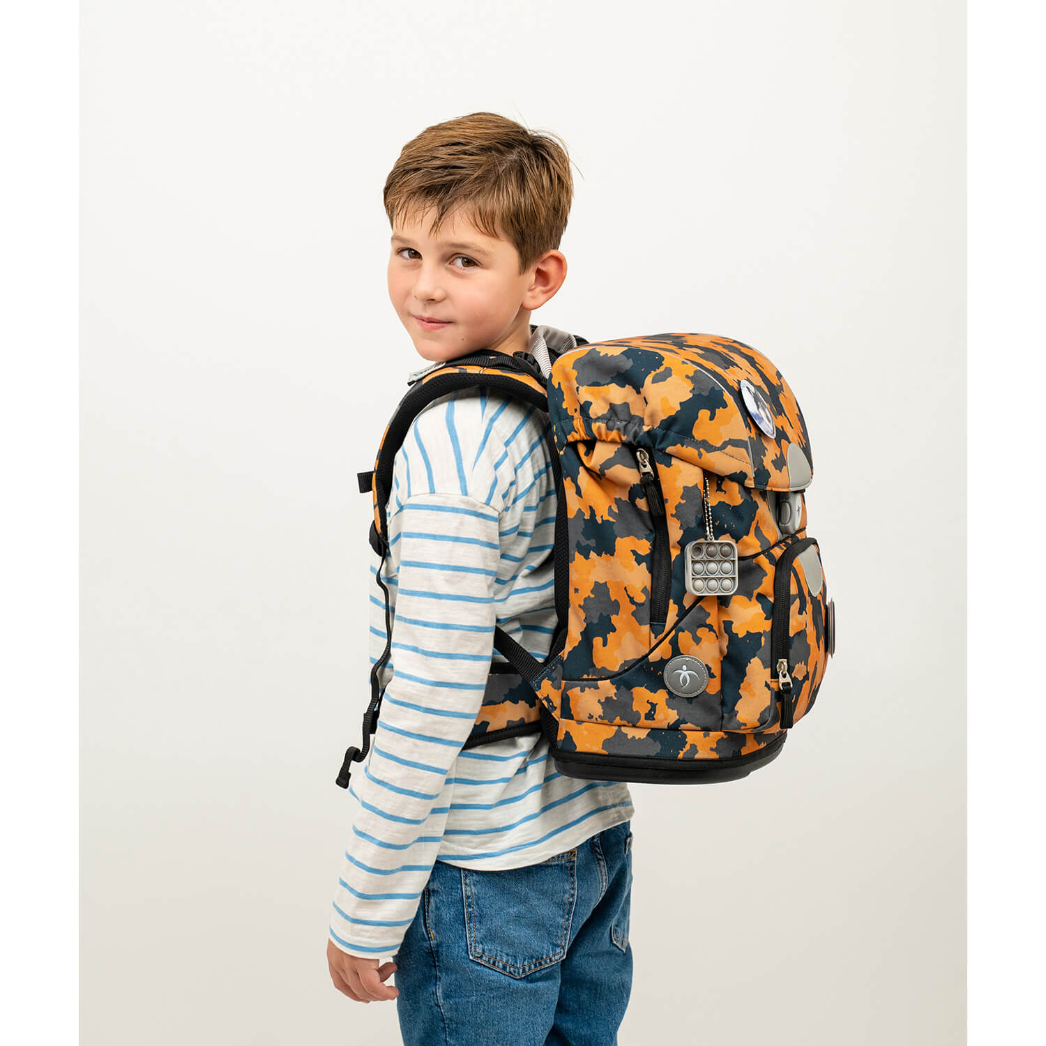 View of the insulated front pocket of the Belmil Motion School Bag, perfect for keeping snacks fresh.