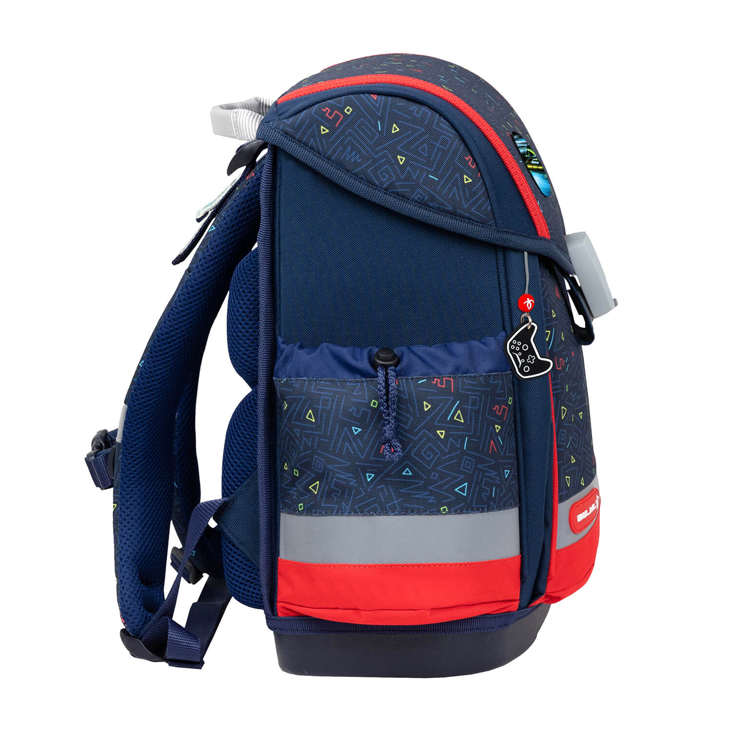 The Fidlock magnetic buckle on Belmil Classy Plus Ergonomic School Bag Set for Boys “Gamer” Design for secure use.