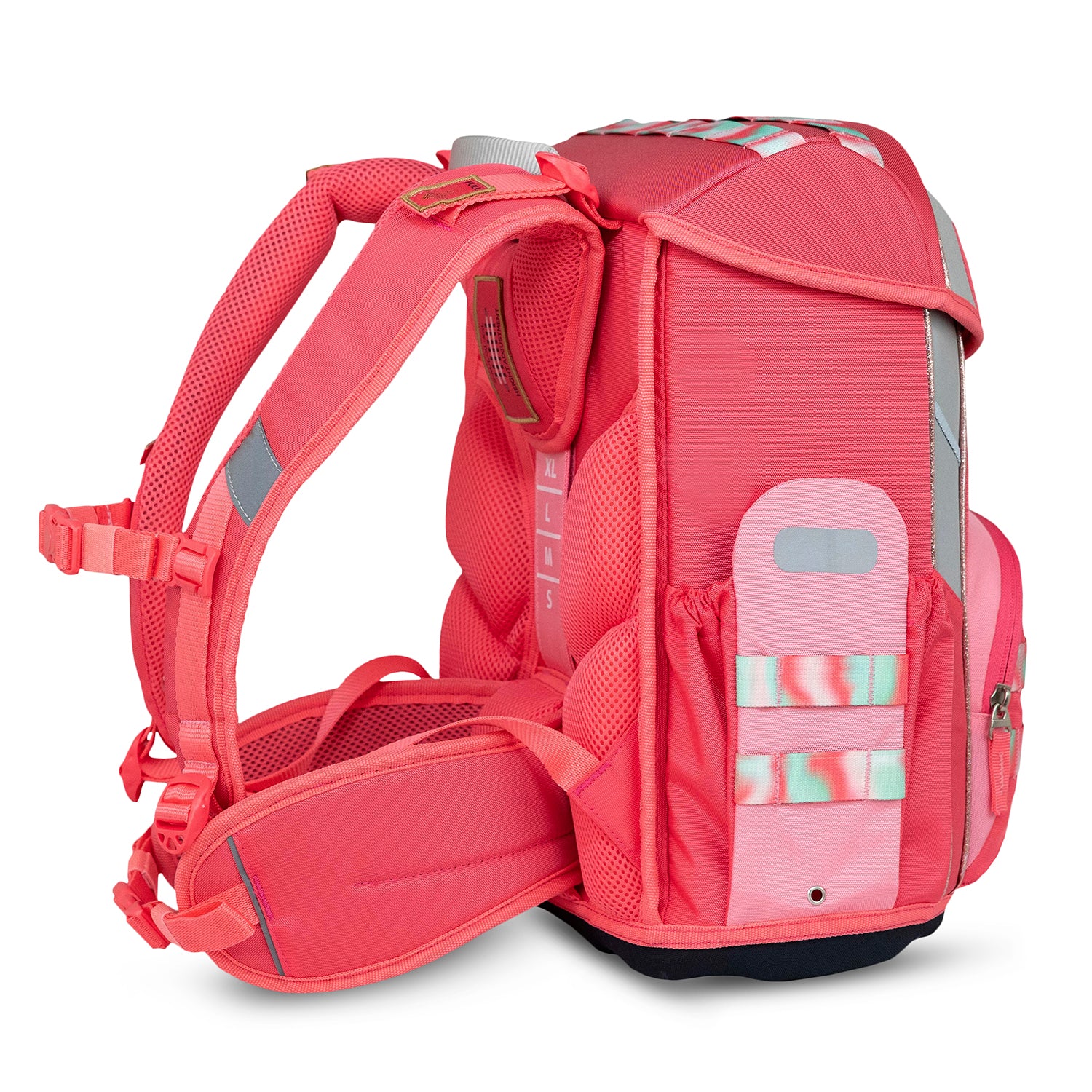 Stylish patches for personalization included in the Premium Belmil School Bag Set for Girls – Maxi Plus Aurora schoolbag set 6 pcs, featuring cute motifs.