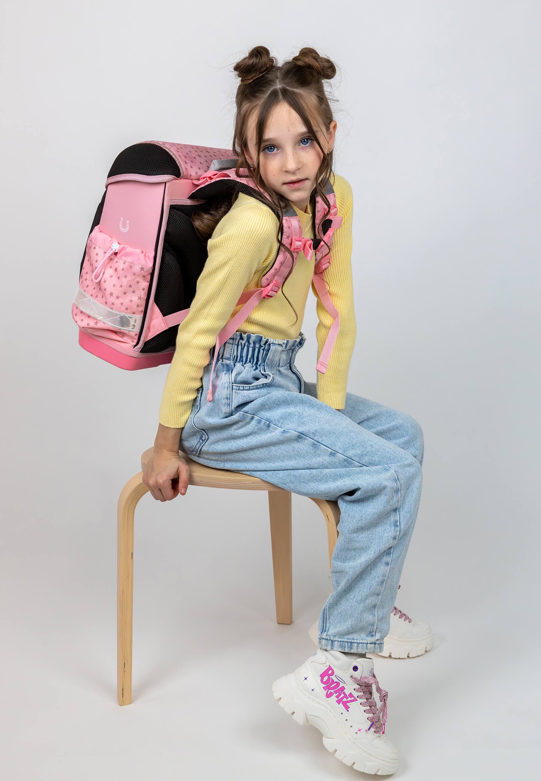 The Ergonomic School Bag Set for Girls – Belmil Classy Star Horses (5 pcs) includes a lightweight school bag and its organized interior.