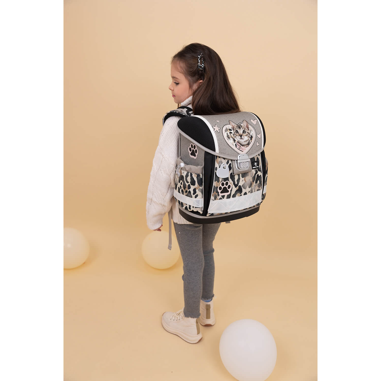 Close-up of the colorful drawstring gym bag from the Ergonomic School Bag Set for Girls – Belmil Classy Wild Cat (4 pcs), perfect for sports and activities.