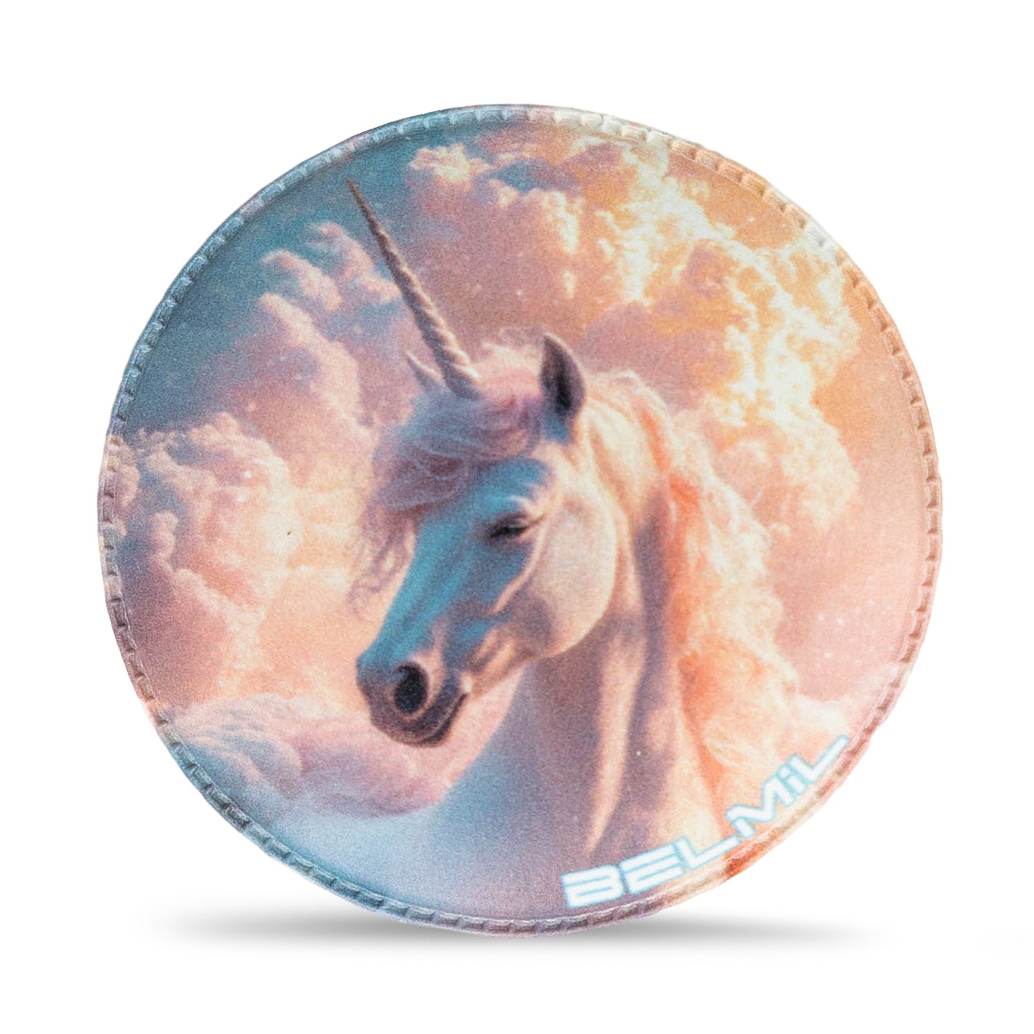 Belmil Patch Set – 3-Piece Velcro Patches 'Pegasus in My Dreams', demonstrating how to easily attach and personalize your bags with these cute patches.