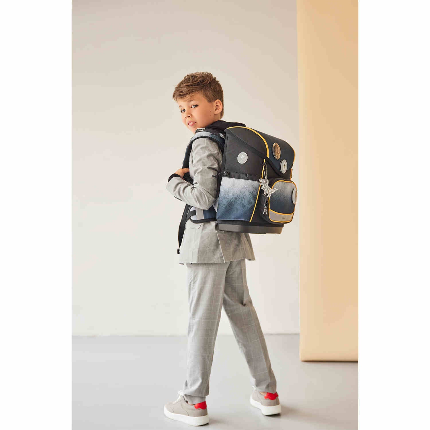 Compact Plus Black-grey schoolbag